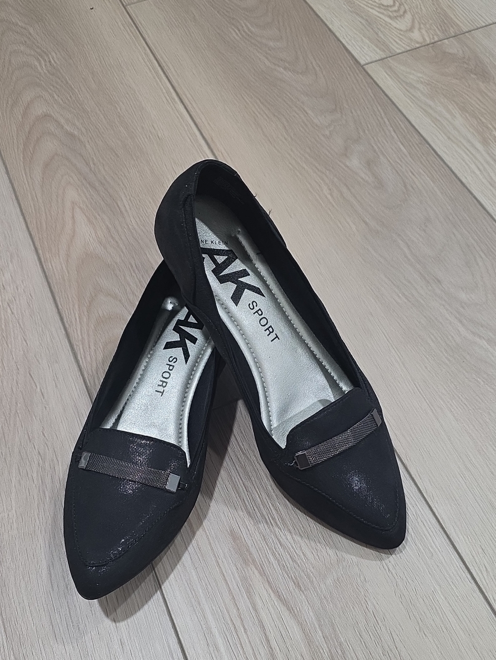 Anne Klein Sport Women's Black Pointed-Toe Flats
